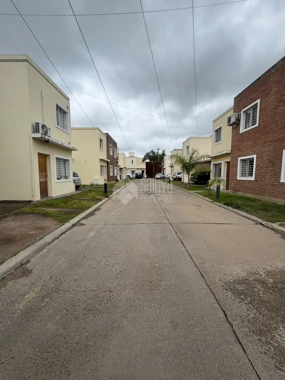 duplex en housing  3 dormitorios   Residencial Velez Sarfields 